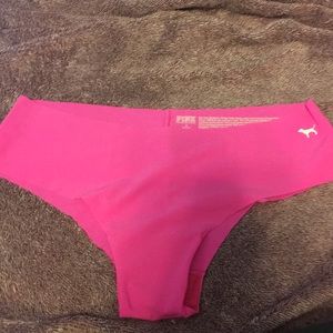 Women’s no show cheeky underwear from pink